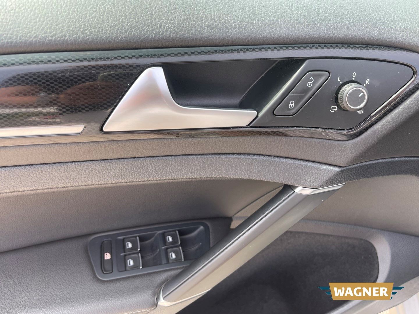Fahrzeugabbildung Volkswagen Golf VII Highline BMT Klimaautomatik Bi-Xenon
