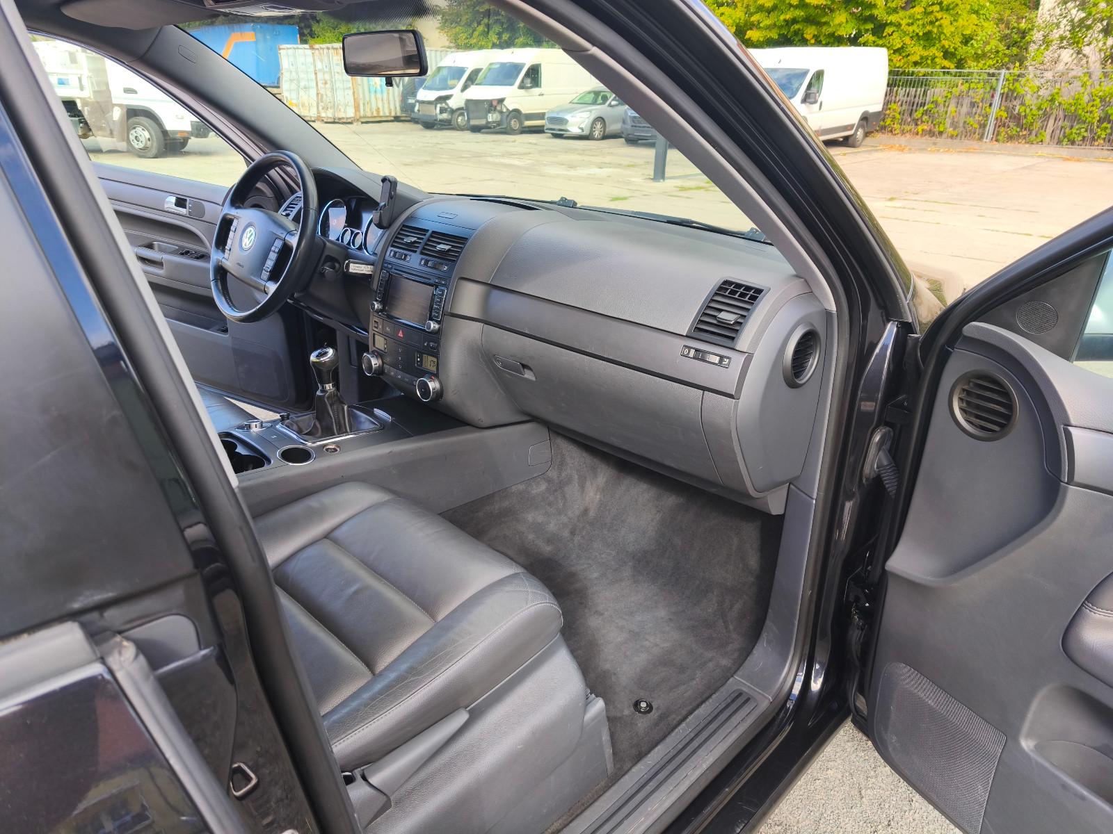 Volkswagen Touareg 2010 — photo 13