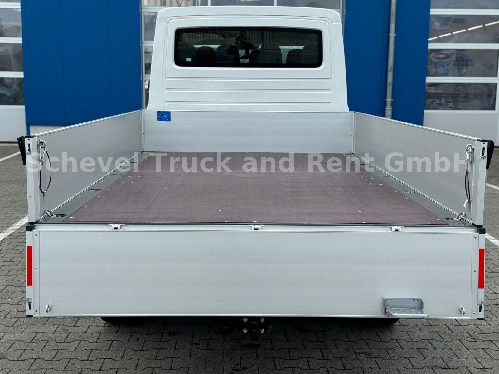 Fahrzeugabbildung MAN TGE 3.180 4x4  DoKa Pritsche Automatik