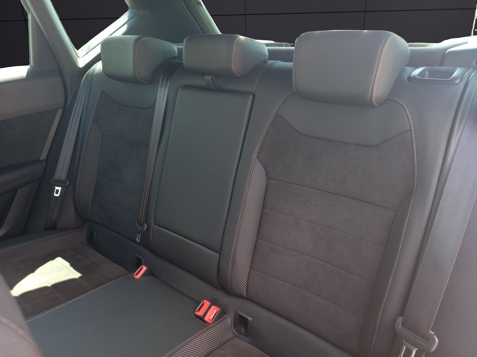 Fahrzeugabbildung SEAT Ateca Basis 4Drive 2.0 TSI DSG ACC KAMERA LED