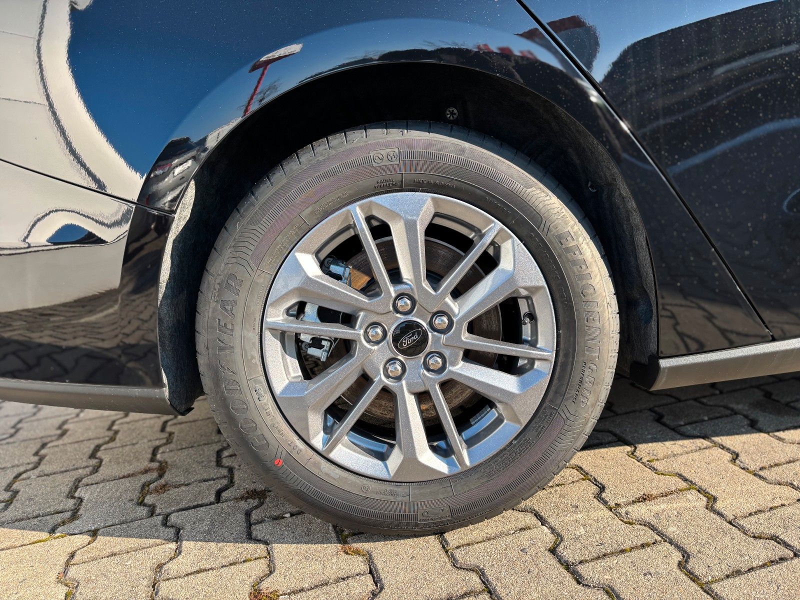 Fahrzeugabbildung Ford Focus Turnier Titanium X