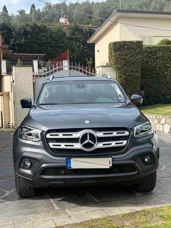 Image of Mercedes-Benz X 350