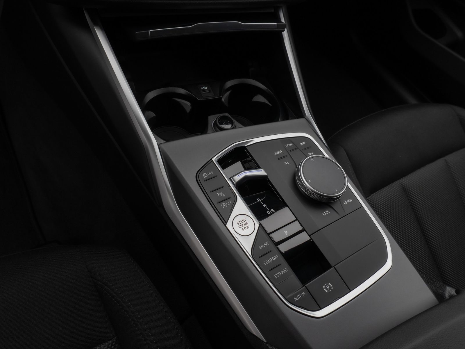 Fahrzeugabbildung BMW 318i Kamera DAB Sportlenkrad CockPit+ Alarm LED