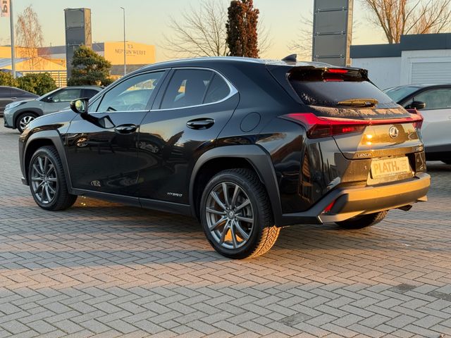 Lexus UX 250 h Launch Edition