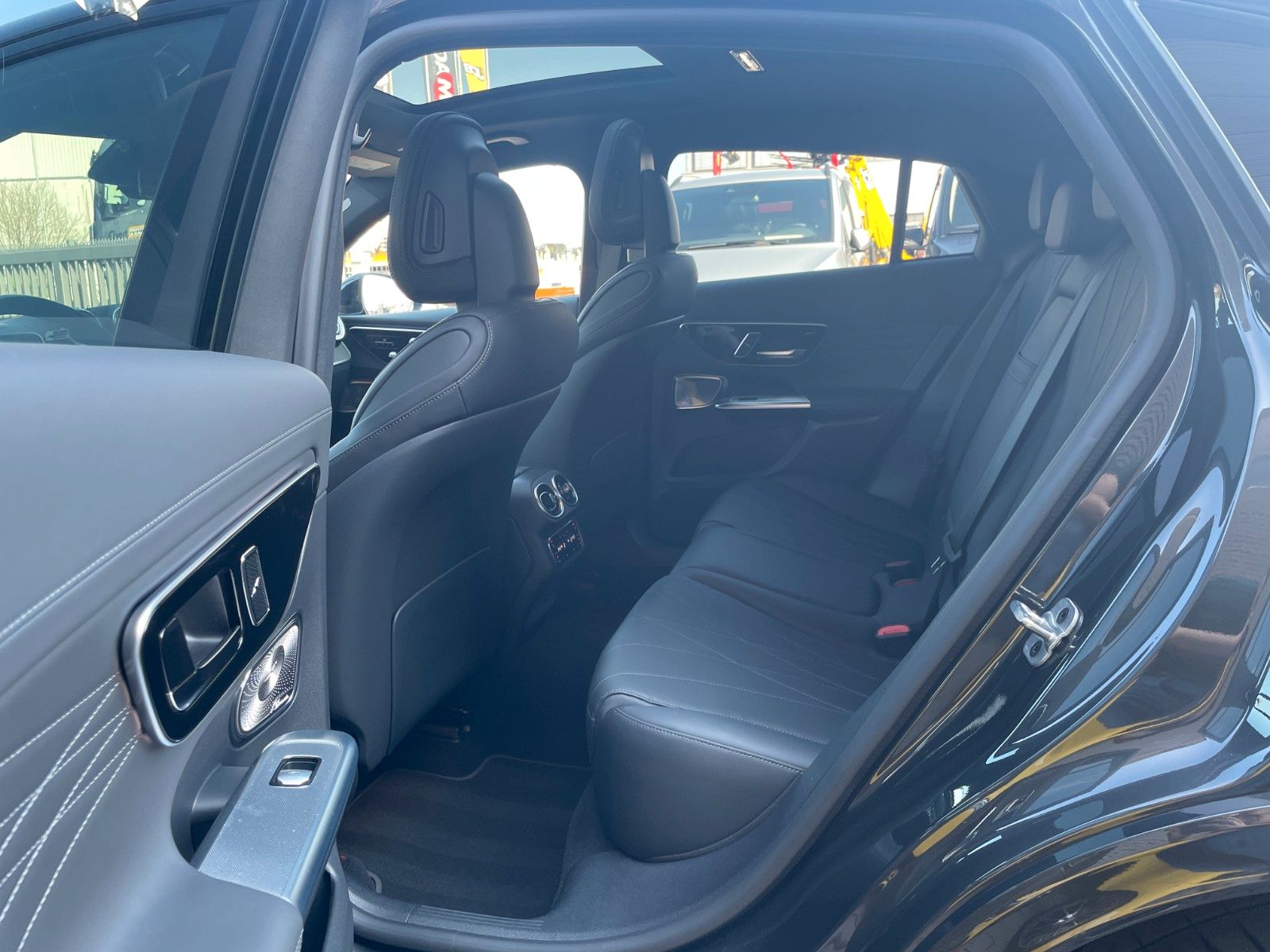 Fahrzeugabbildung Mercedes-Benz GLC 63 SE Coupe Pano+HeadUP+Burm+Drivers+Digital