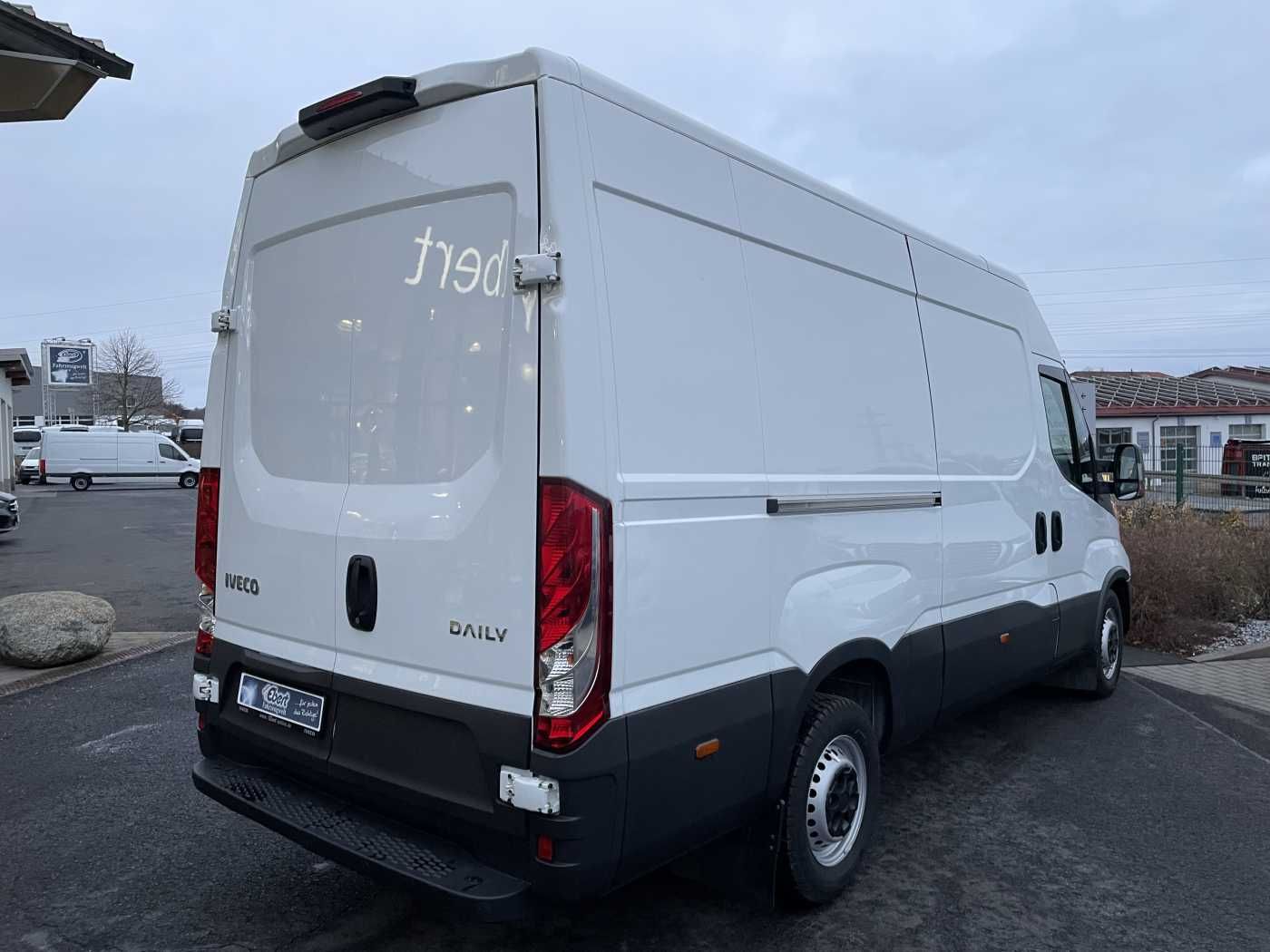 Fahrzeugabbildung Iveco Daily 35S16 *Klima*L3.520mm*