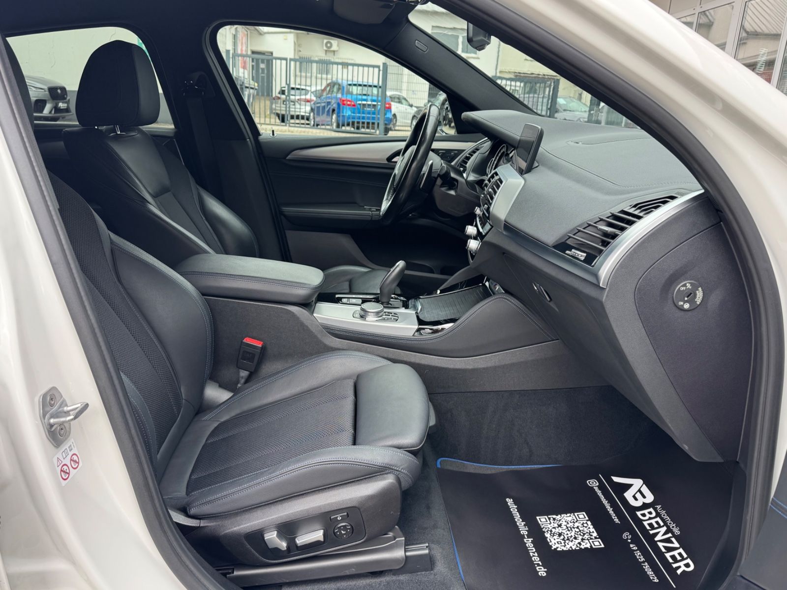 Fahrzeugabbildung BMW X4 M40/ACC/LED/AHK/Leder/HUD/Ambiente/360°Cam/