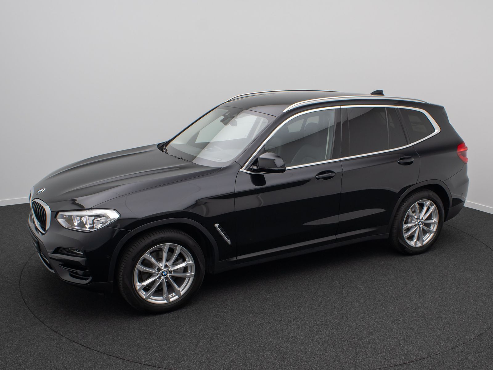 Fahrzeugabbildung BMW X3 xD20d Kamera HUD Komfort HiFi Alarm Leder 19"