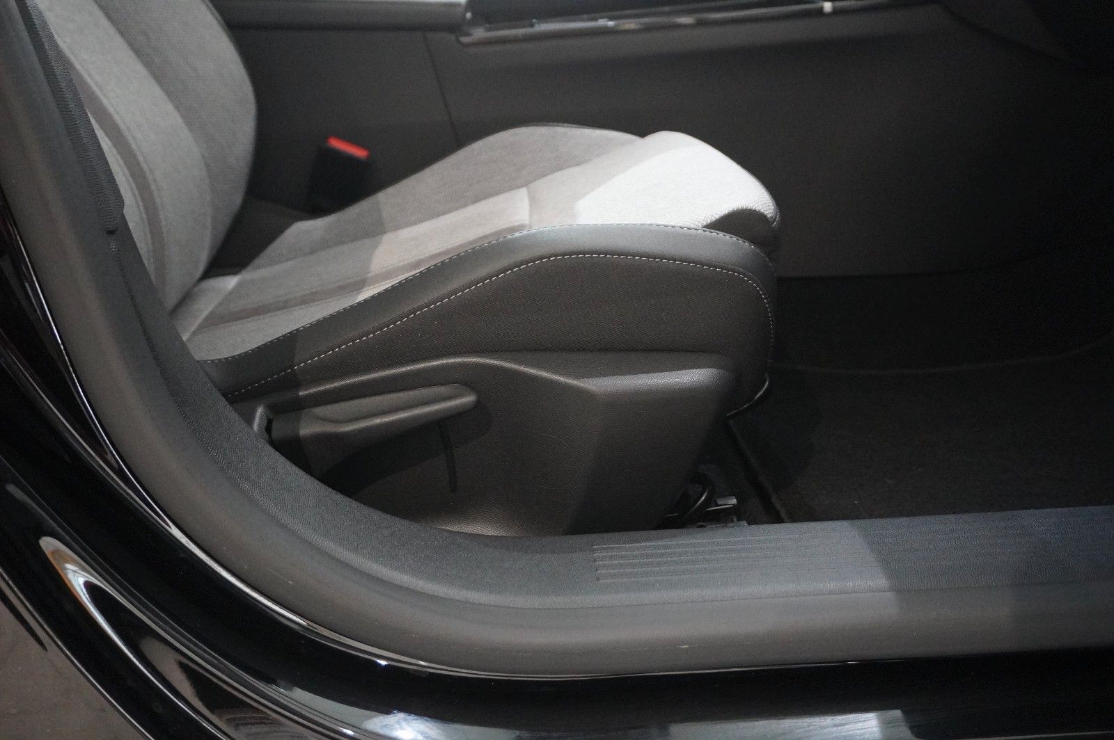 Fahrzeugabbildung Opel Astra L Lim. 1.5D ELEGANCE NAVI/LED/KAMERA/SPORT