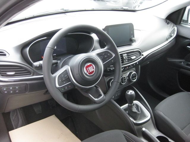 Fahrzeugabbildung Fiat Tipo Kombi Life 1.0