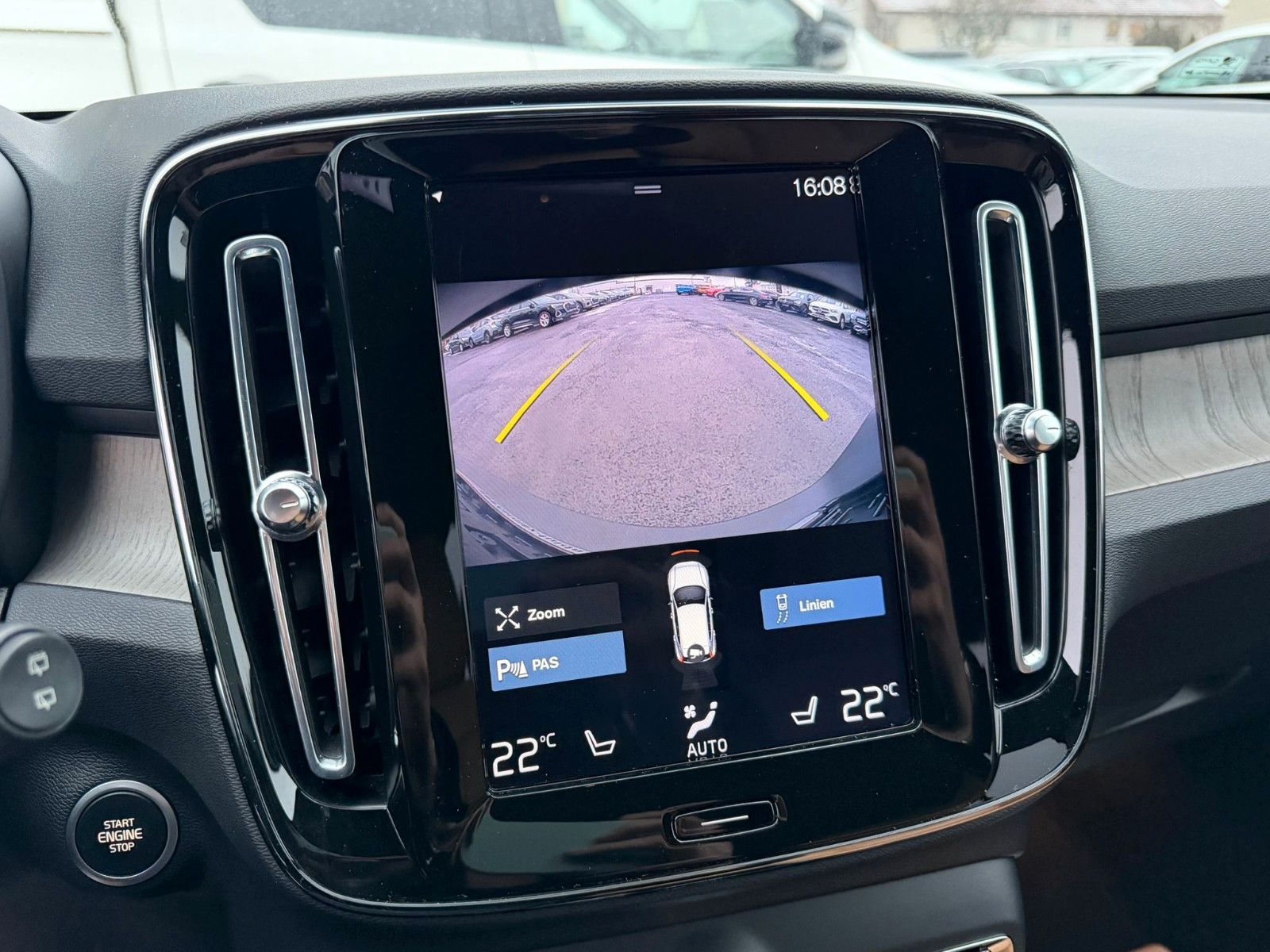 Fahrzeugabbildung Volvo XC40 Inscription T5, Leder,Navi,LED,SH,Kamera