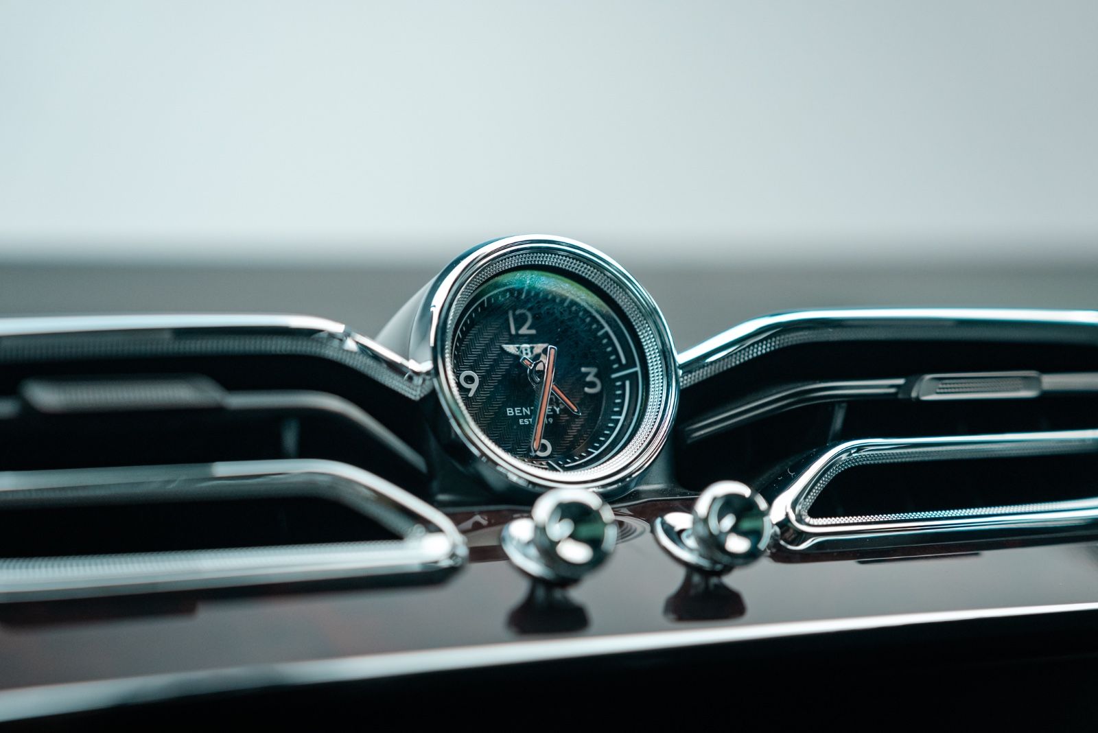 Fahrzeugabbildung Bentley Bentayga V8 FIRST EDITION/NAIM/TOURING SPEC