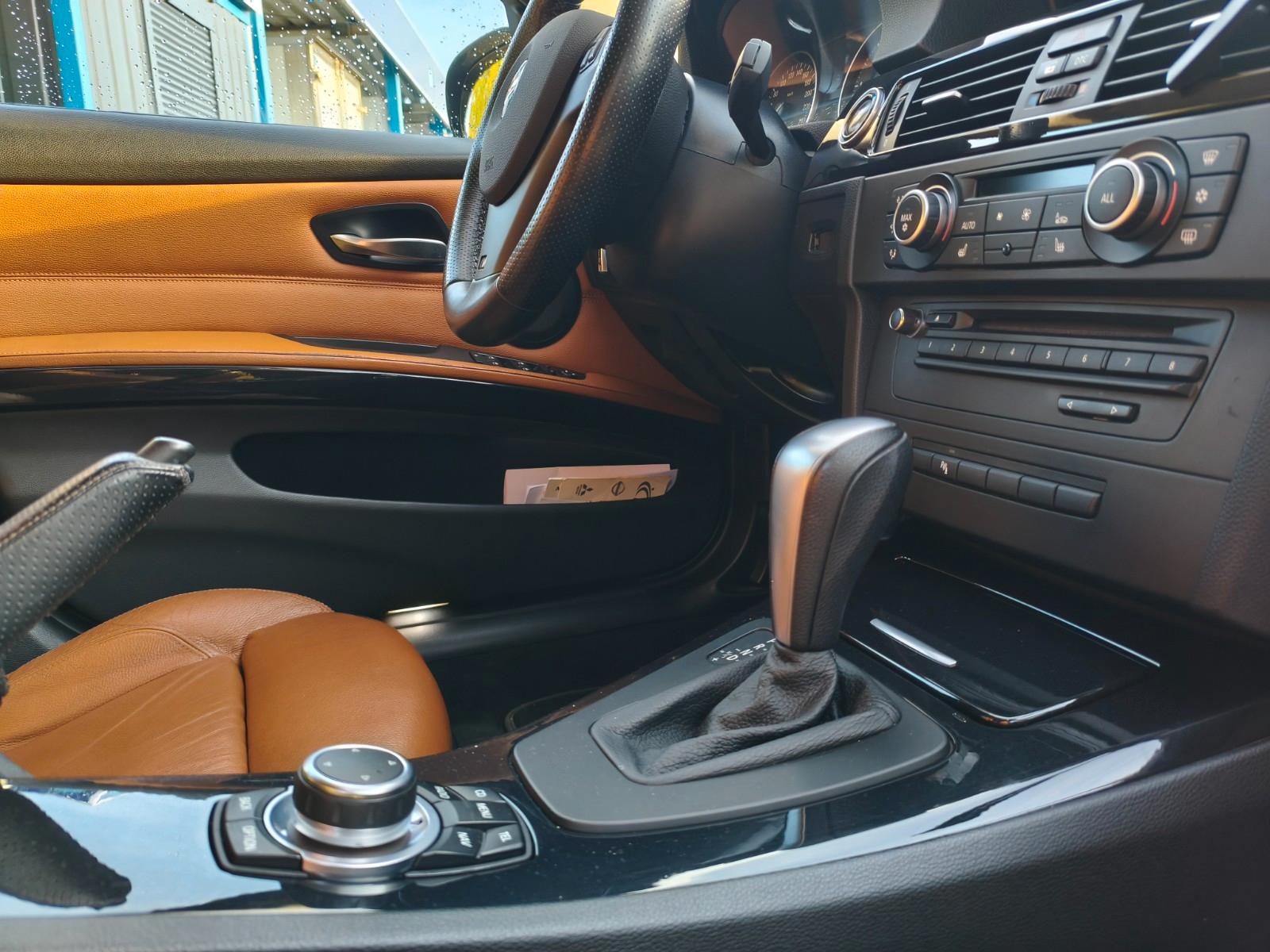 BMW 325 2010 — engine 2.993 cm³, 204 HP (150kW)
