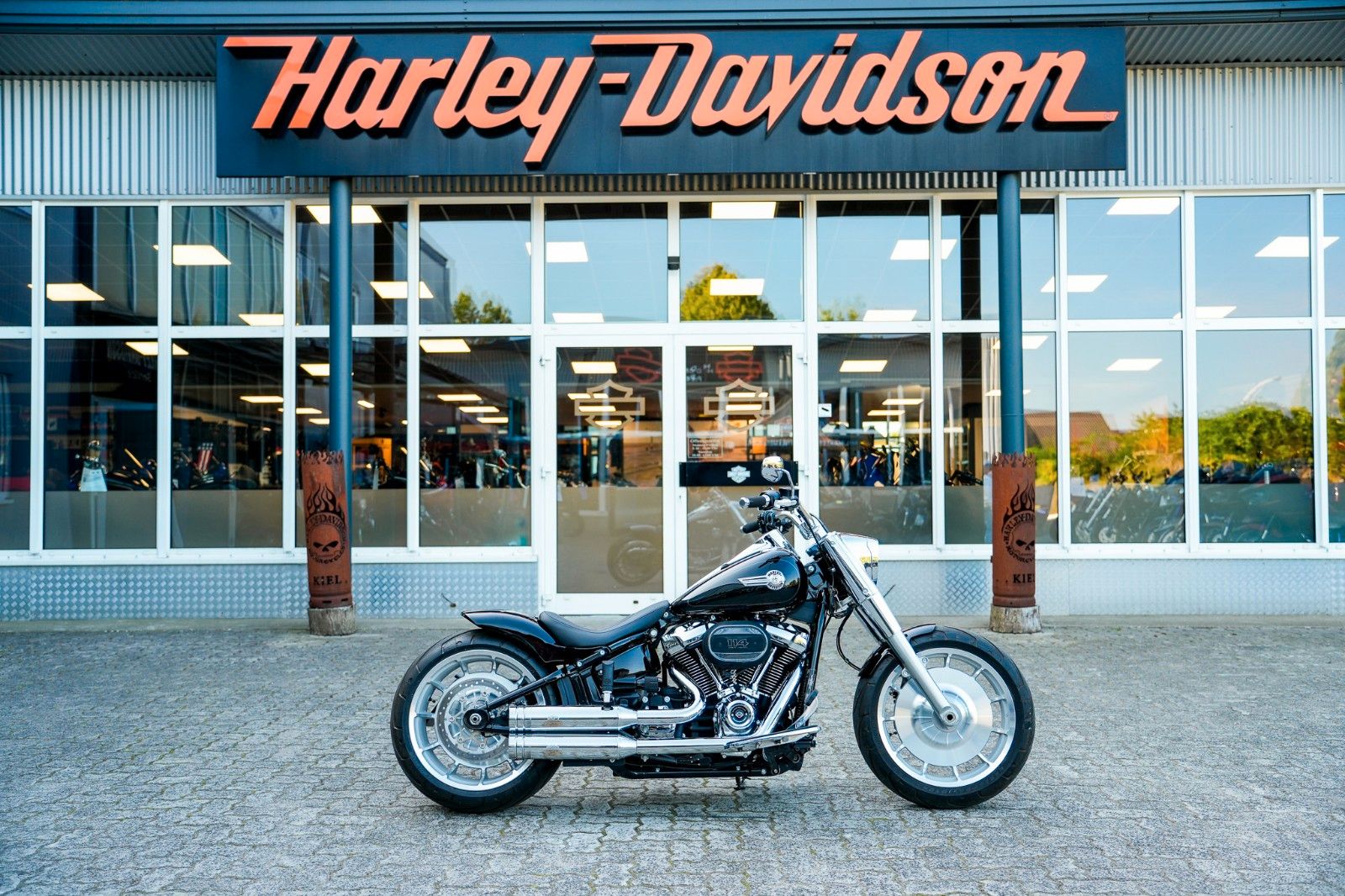 Fahrzeugabbildung Harley-Davidson SOFTAIL FAT BOY FLFBS 114 - JEKILL&HYDE -