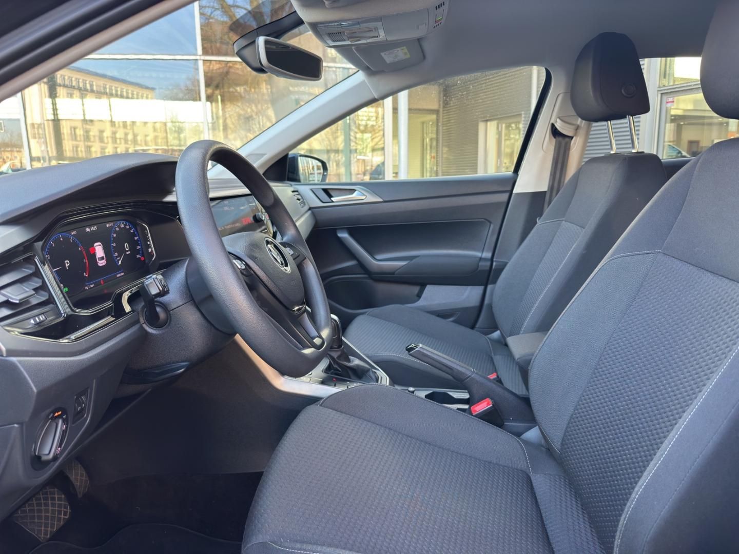 Fahrzeugabbildung Volkswagen Polo Comfortline 1.0l TSI,DSG,Navi,SH,Keyless,Kl