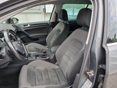 Fahrzeugabbildung Volkswagen Golf VII Variant 1.5 TSI DSG Highline AHK ACC LE