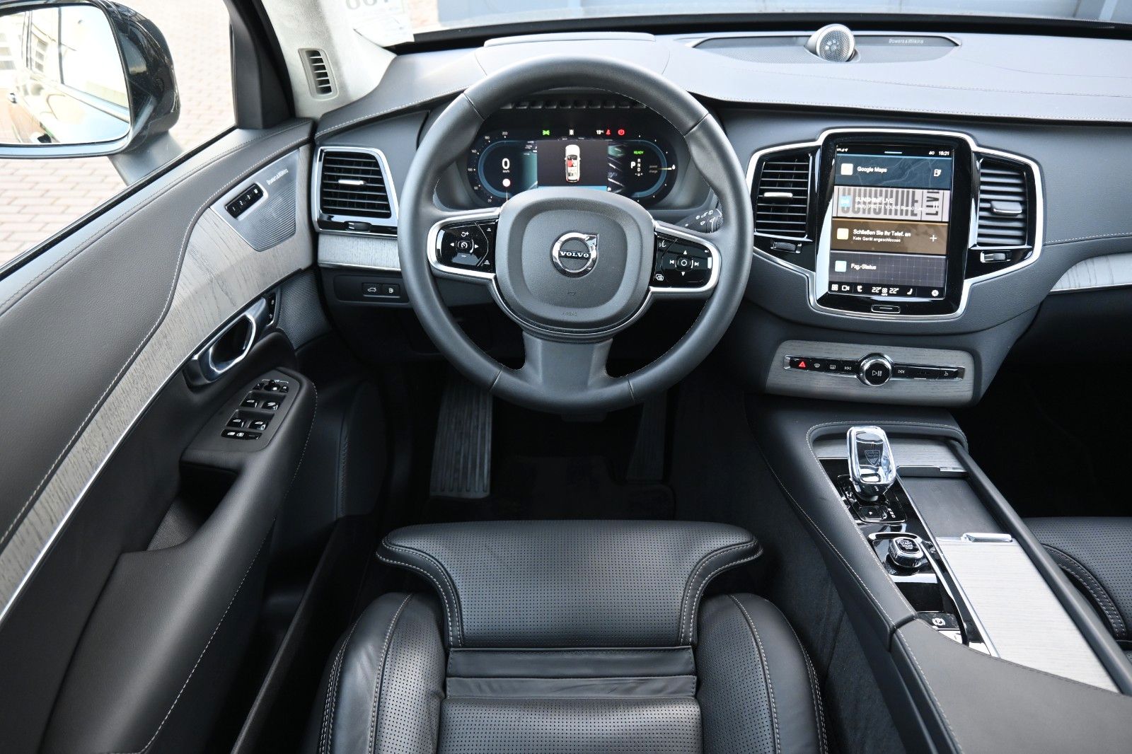 Fahrzeugabbildung Volvo XC90 T8 AWD RC Ultra Dark*LUFT*360°*ACC*AHK