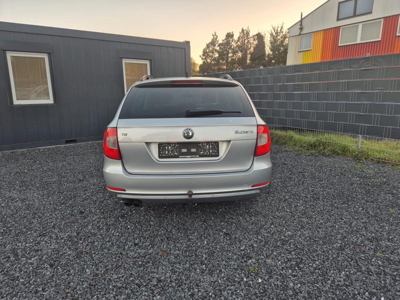 Skoda Superb 2012 — photo 8