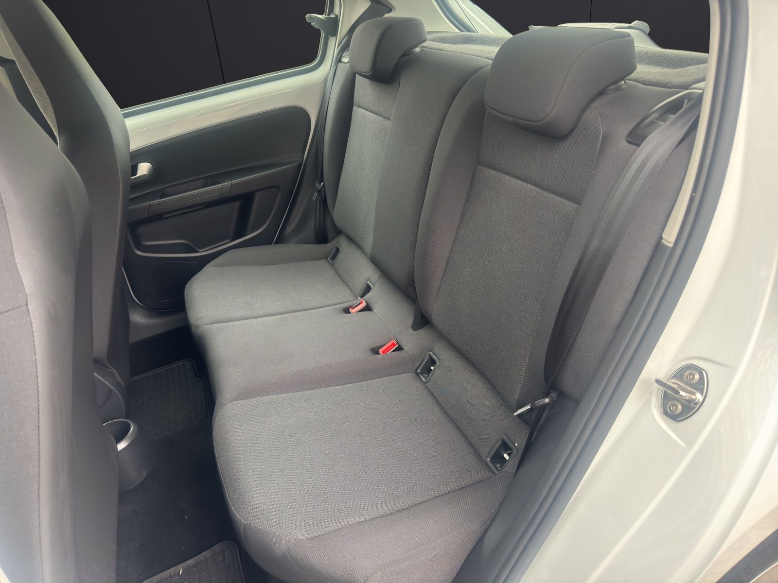 Fahrzeugabbildung Volkswagen up! 1.0 Klima DAB SH
