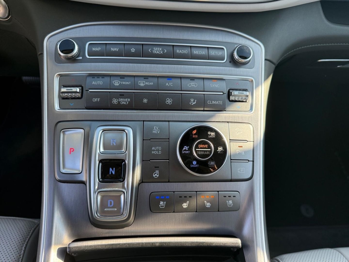 Fahrzeugabbildung Hyundai SANTA FE Signature Plug-In Hybrid Plug-in-Hybrid