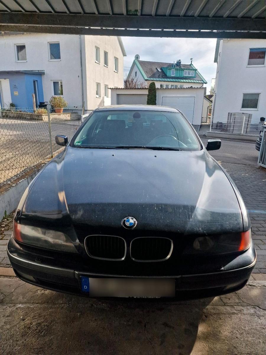 BMW 523