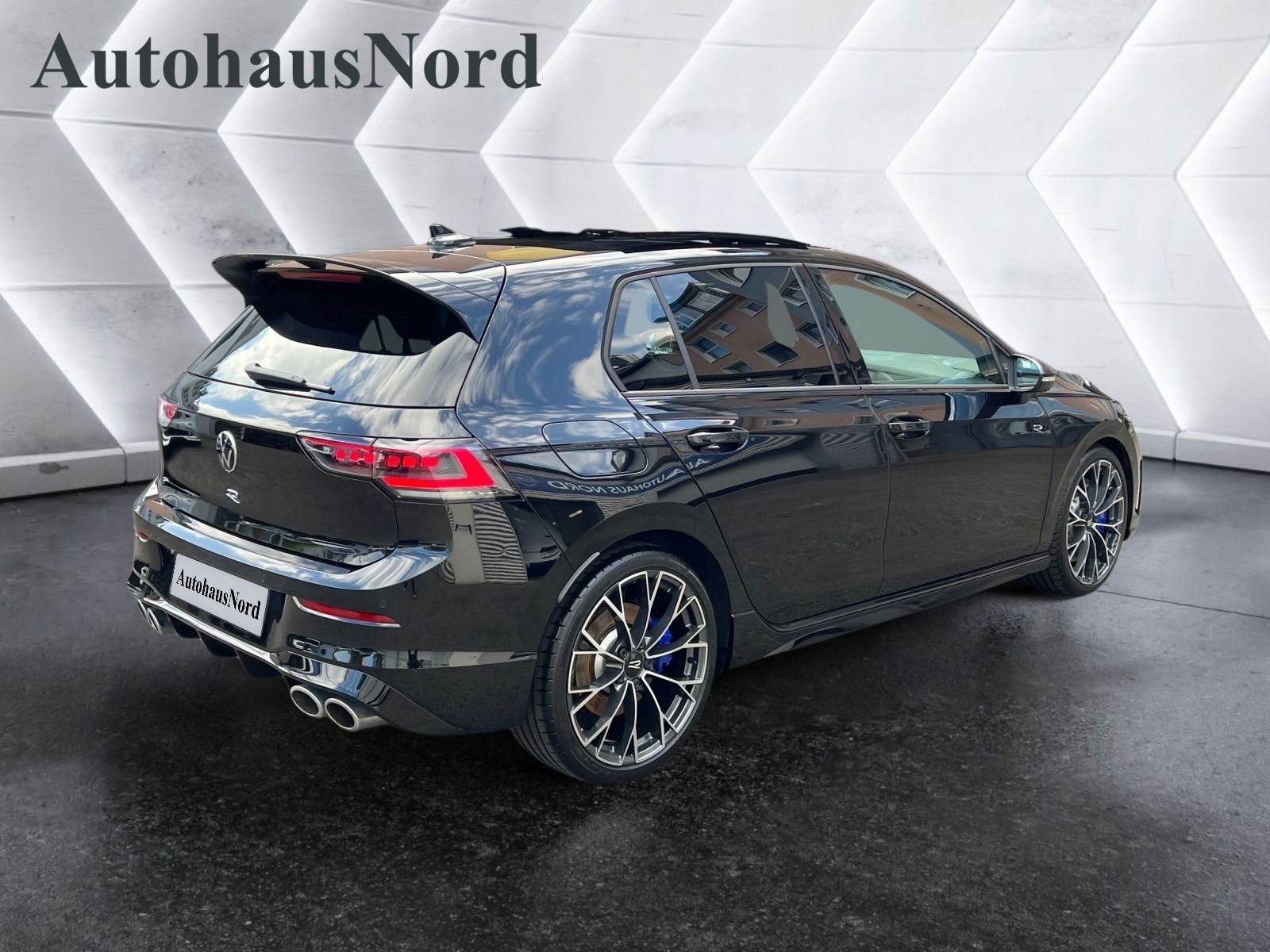 Volkswagen Golf VIII R 2.0 TSI R-PERFORMANCE BLACK-STYLE foto 5