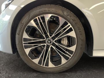 Mercedes E 300 - 12