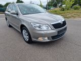 Skoda Octavia Combi Elegance - Skoda Octavia aus 2010: Kombi