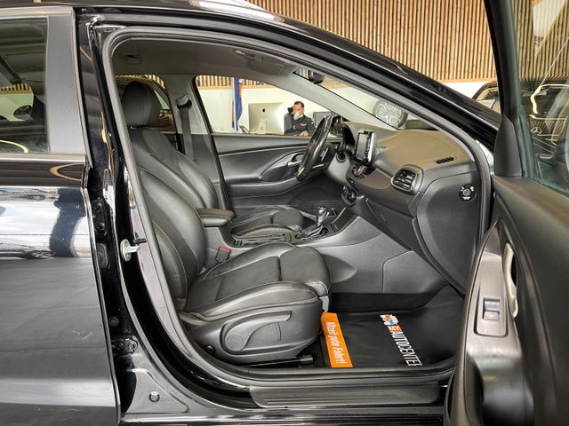 Hyundai i30 cw Premium *ACC*KAMERA*NAVI*SHZ*TEM*TOUCH*