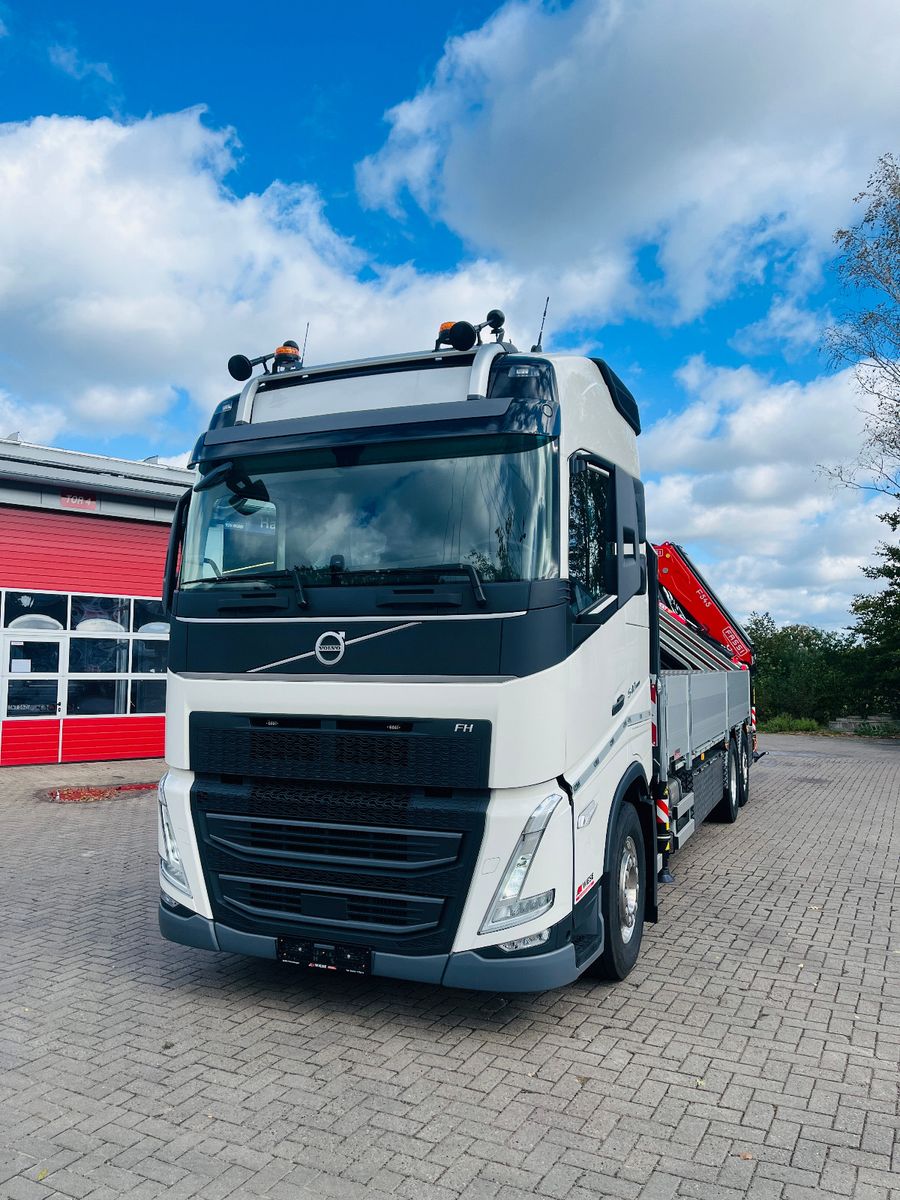 Fahrzeugabbildung Volvo FH 540 6x2 Container Fassi F545 Heck