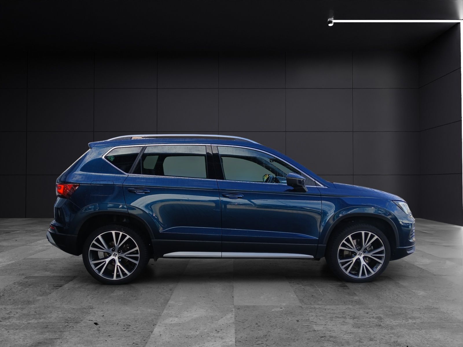 Fahrzeugabbildung SEAT Ateca TSI Xperience DSG LED AID ACC RFK SH