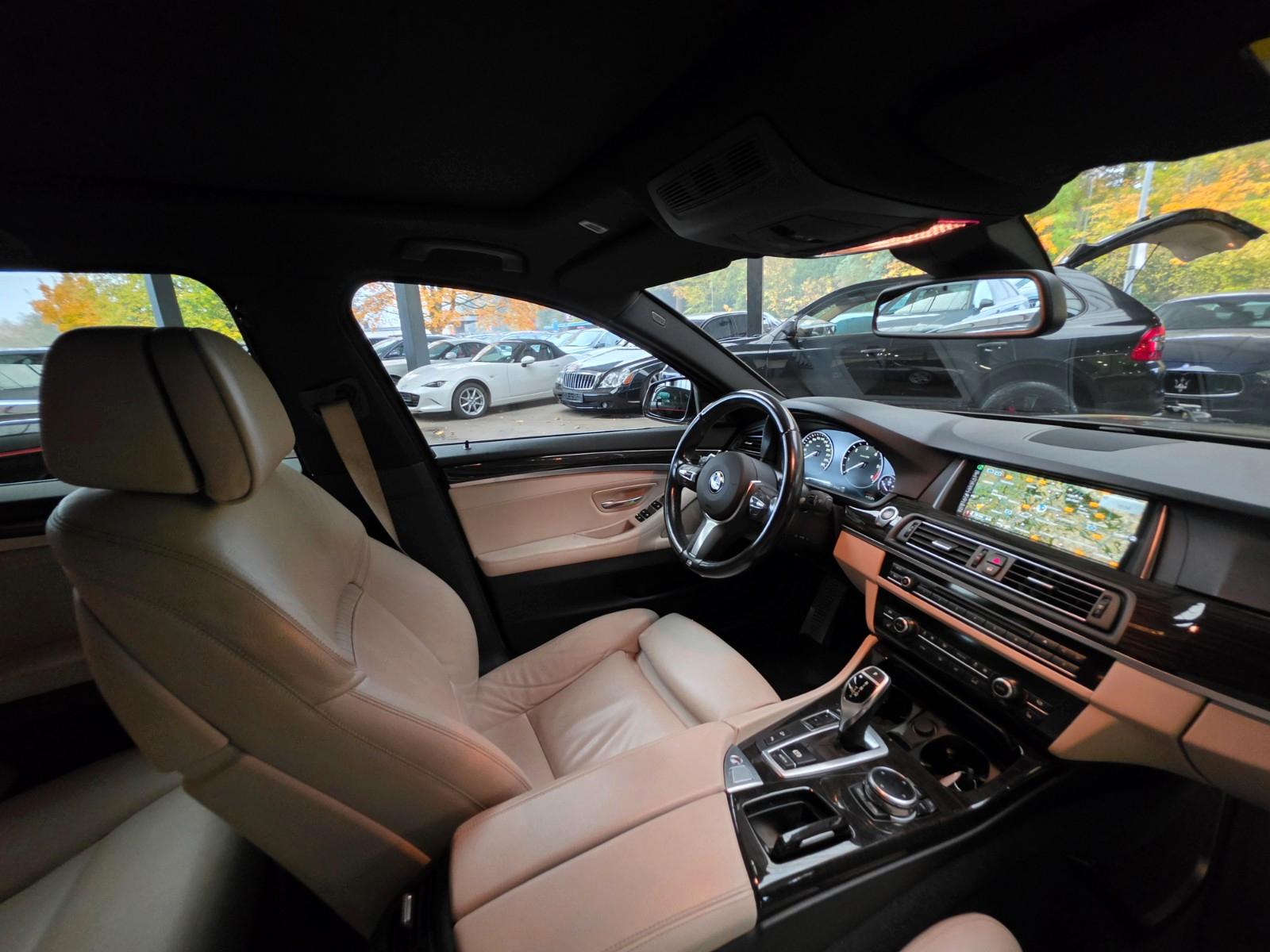 BMW 530d xDrive Touring M-Sportpaket FROZEN/Pano/AHK