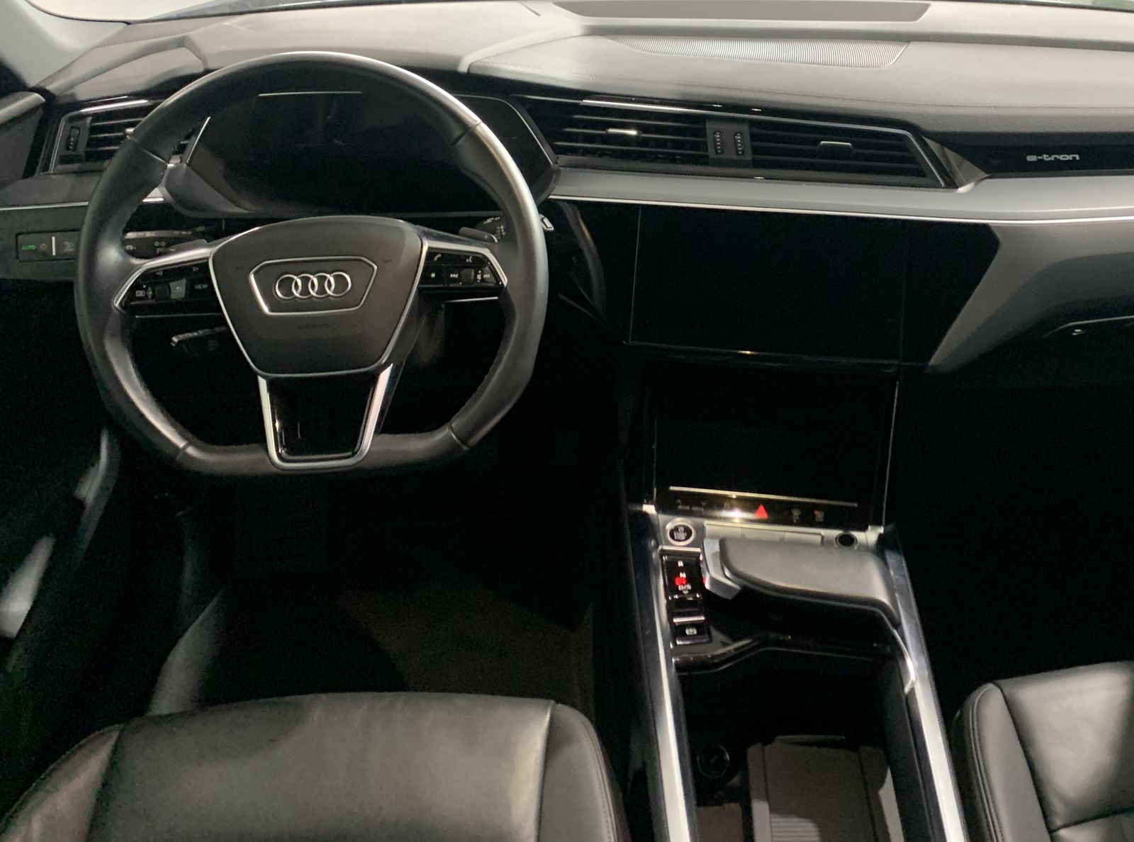 Fahrzeugabbildung Audi e-tron 55 Quattro*Leder*360°Cam*LED*SHZ*Navi*