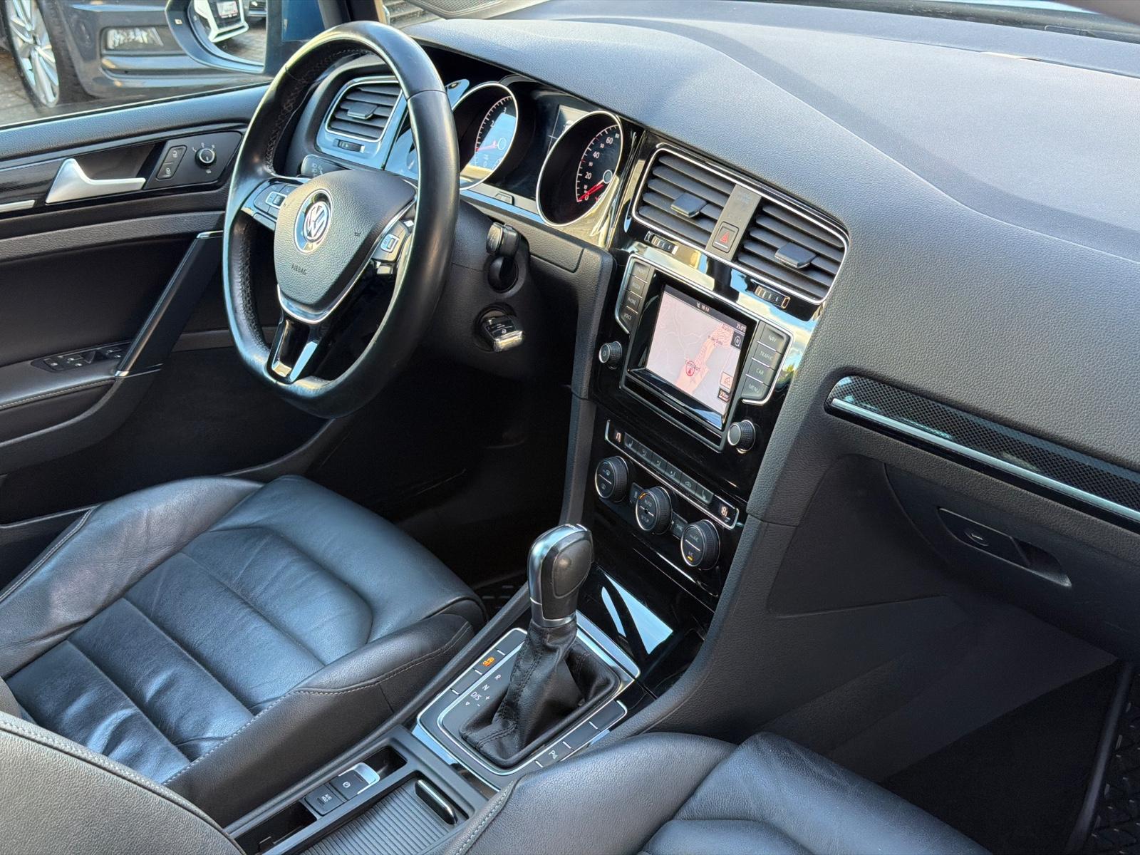 Volkswagen Golf VII 1.4 TSI Lim. Highline DSG*Pano*Standhz