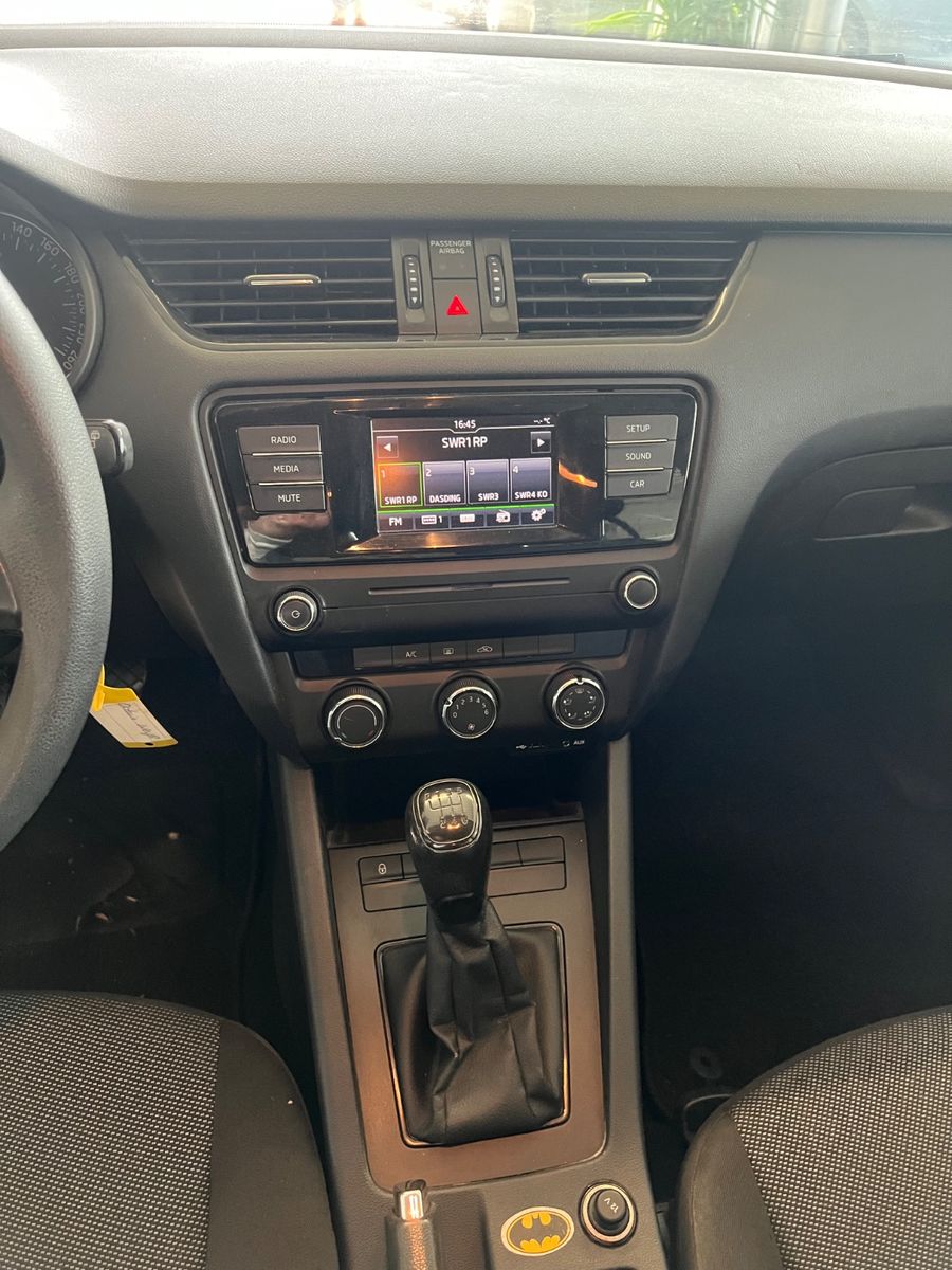 Fahrzeugabbildung SKODA Octavia Combi Active