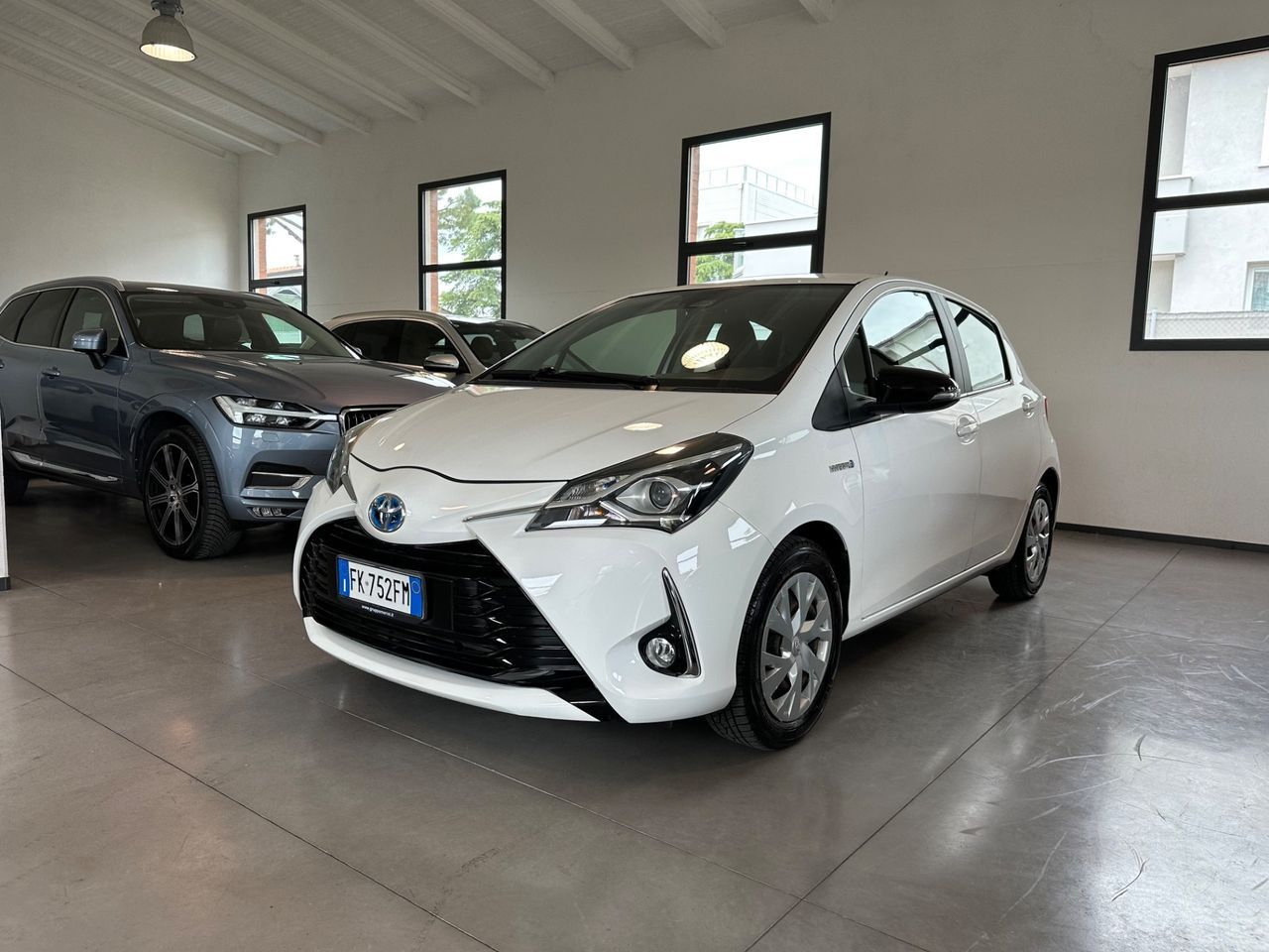 TOYOTA Yaris