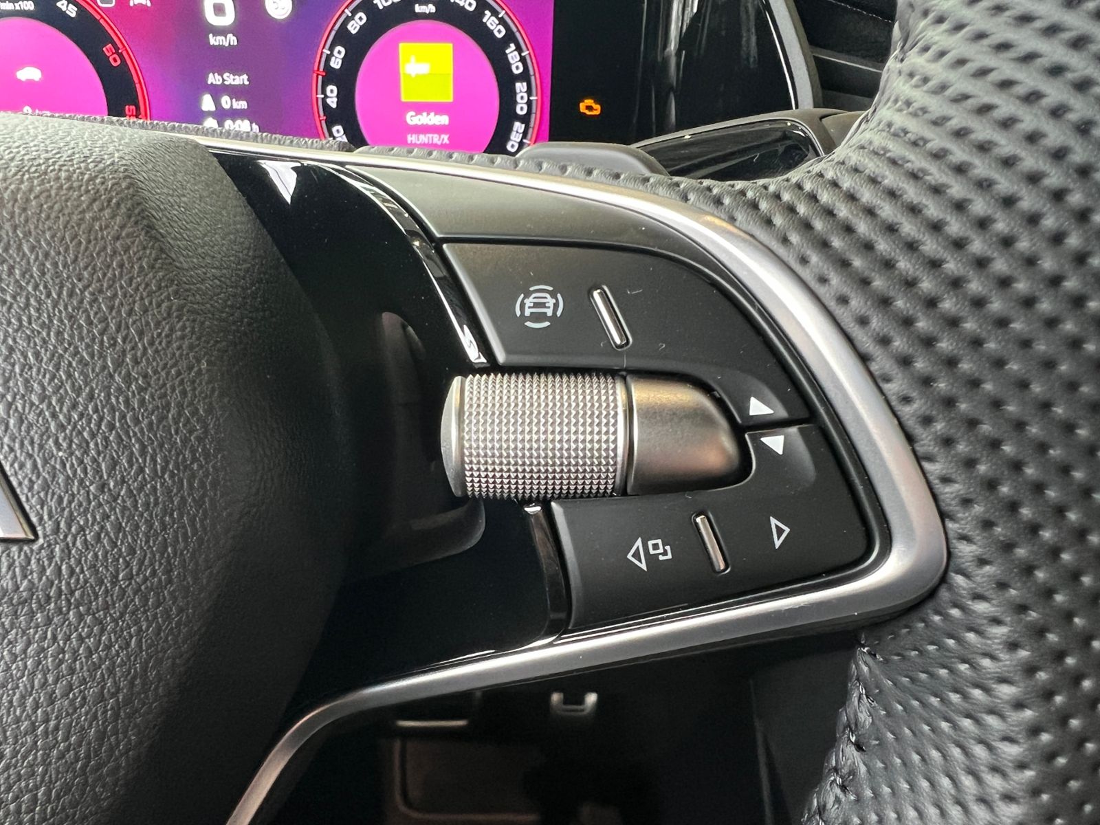 Fahrzeugabbildung SKODA Kodiaq Sportline 2.0 TDI DSG *LED,Navi,ACC,Rückf