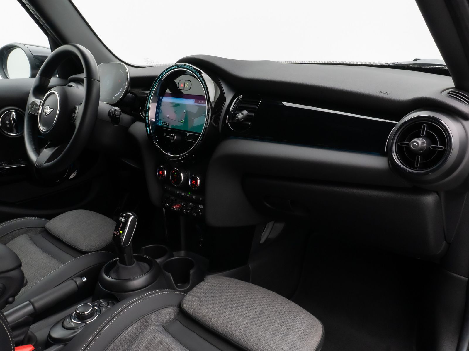Fahrzeugabbildung MINI Cooper Trim Kamera DAB Komfort Leder Sport LED