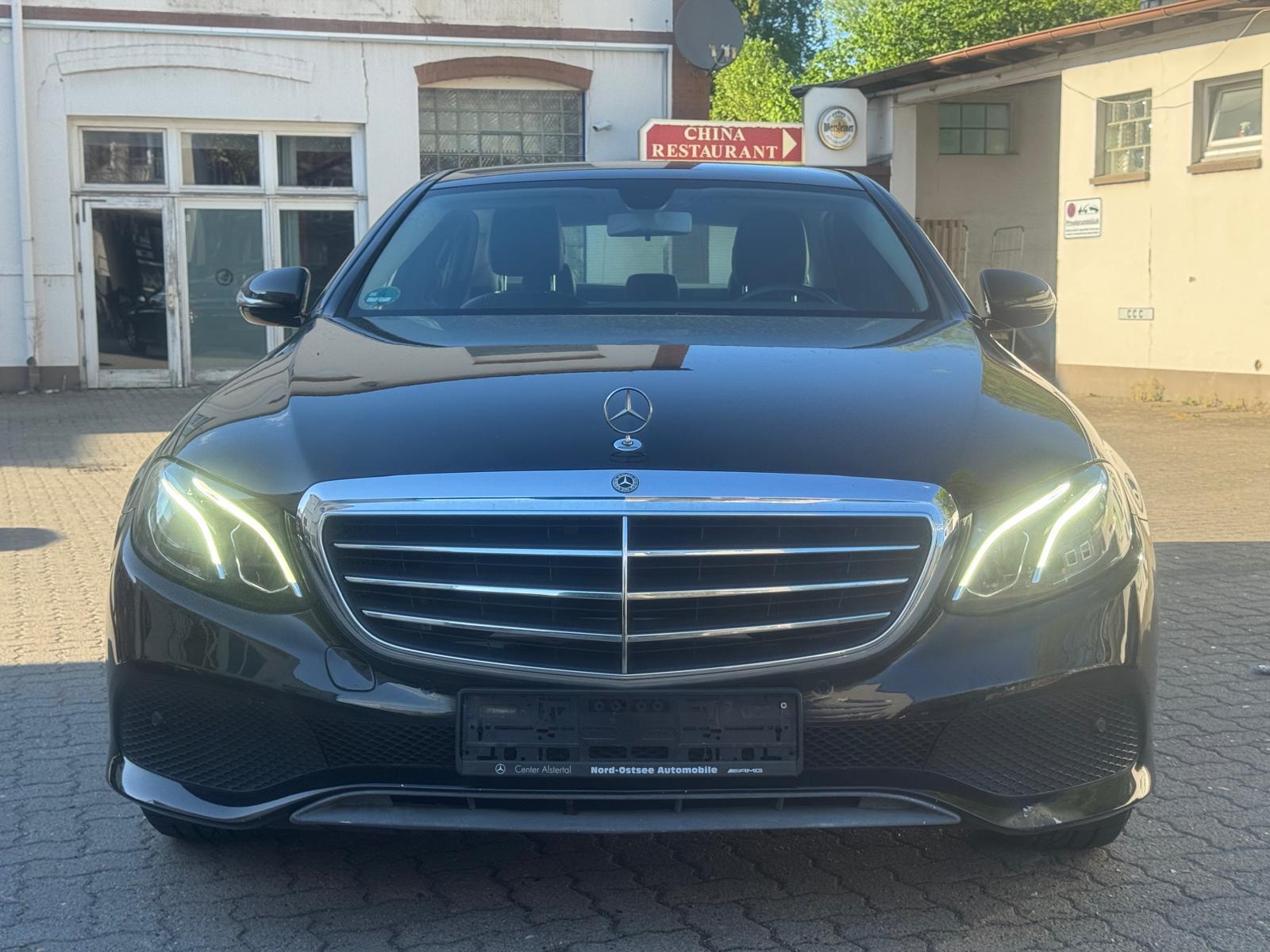 Mercedes-Benz E 200 E Limousine, Parksensoren ,Camera,Xcenon,