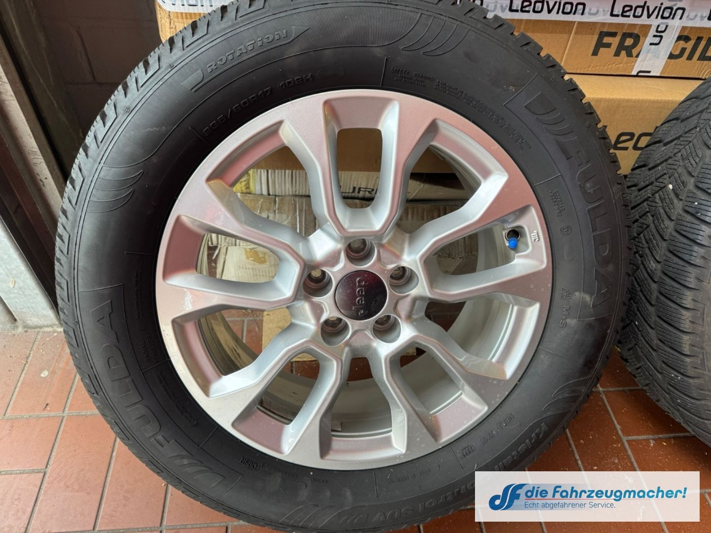 Fahrzeugabbildung Jeep Compass S Plug-In Hybrid 4WD Navi Soundsystem 36