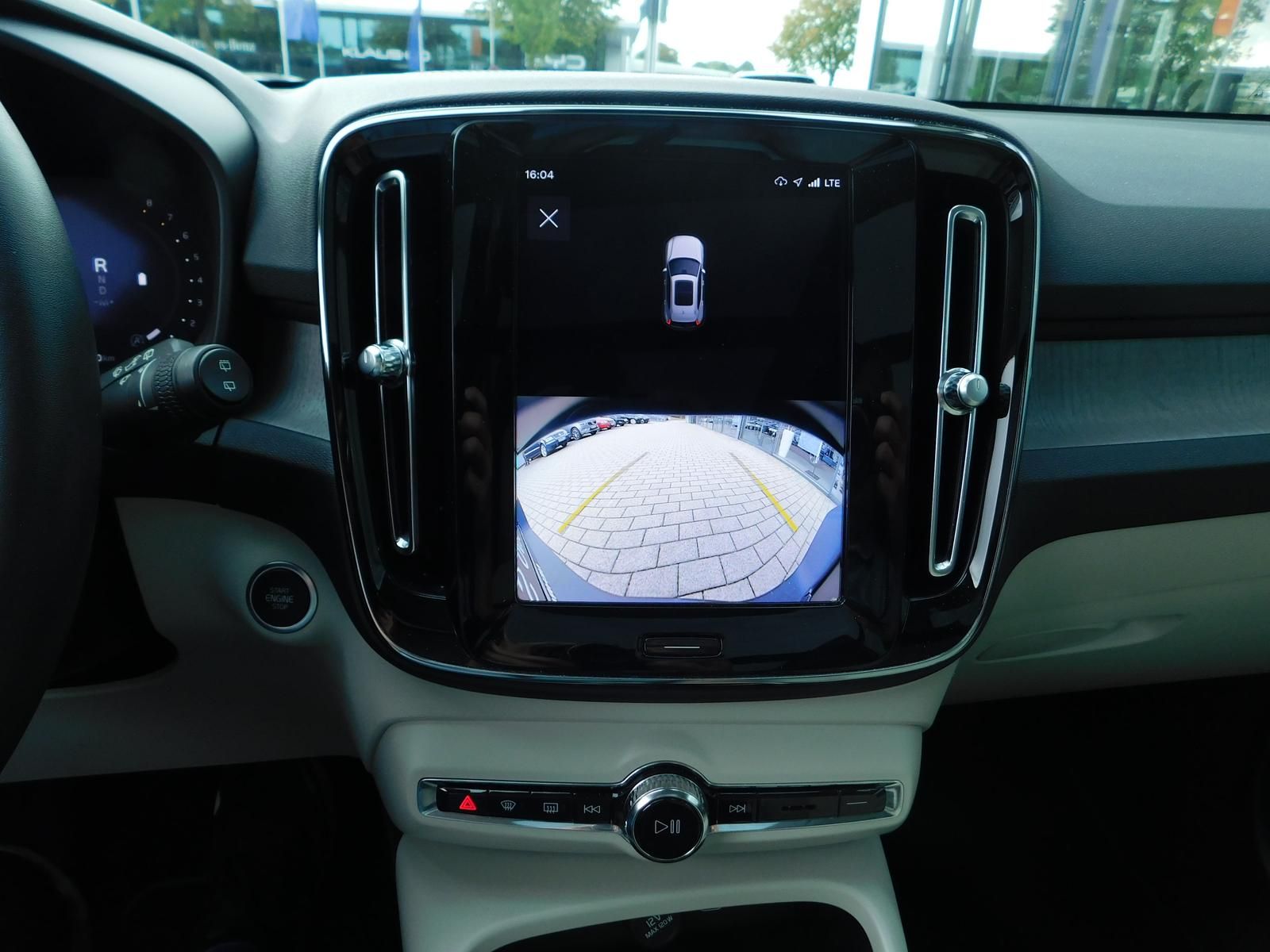 Fahrzeugabbildung Volvo XC40 B4 Ultimate Bright