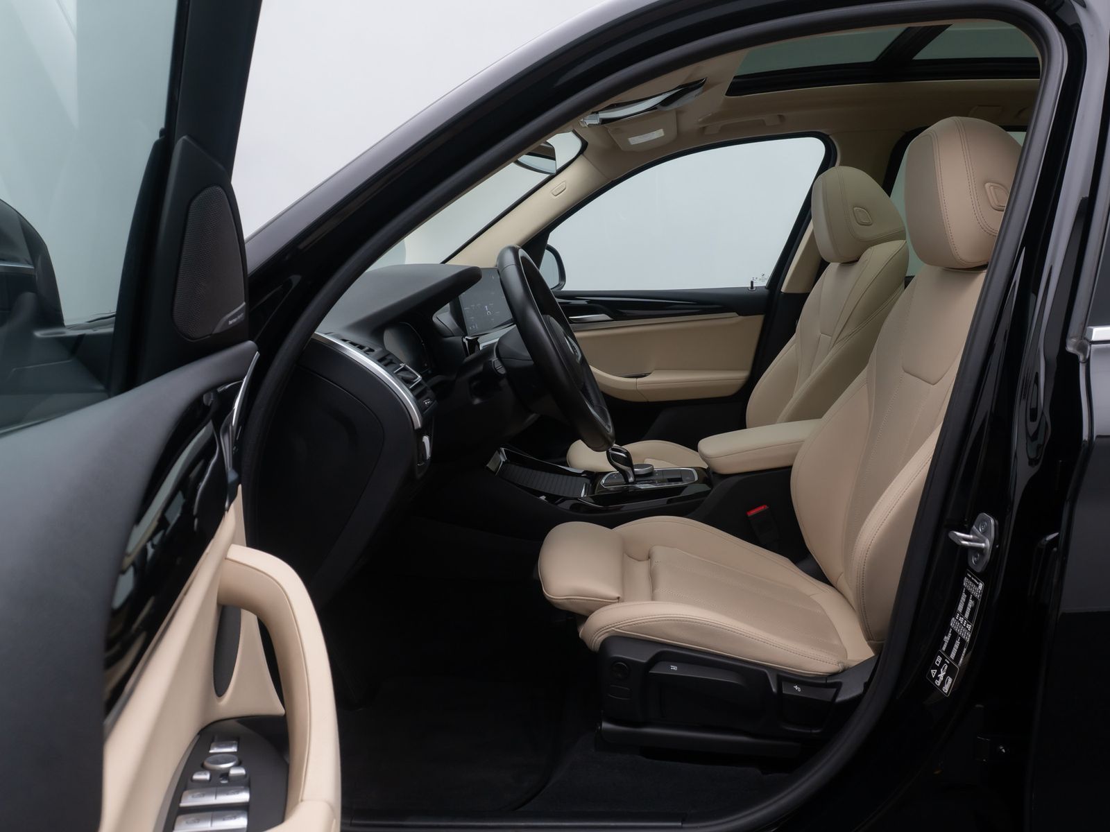 Fahrzeugabbildung BMW X3 xD30d H/K DAB Kamera Leder Panorama MSport