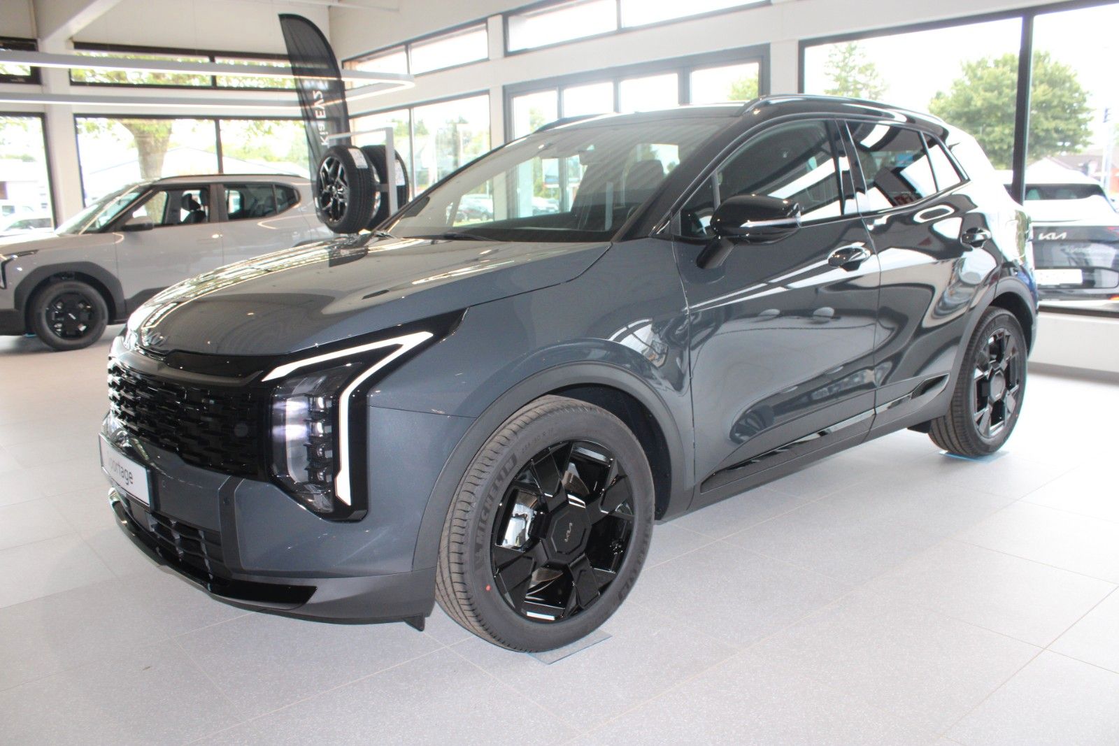 Fahrzeugabbildung Kia Sportage 1.6 T-GDI DCT Automatik Black Edition