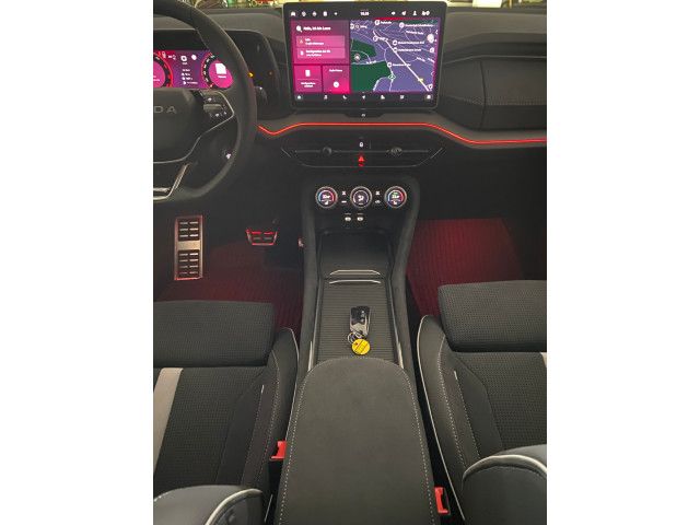 Kodiaq Sportline 2.0 TDI DSG 4x4 7-Sitzer AHK+PA