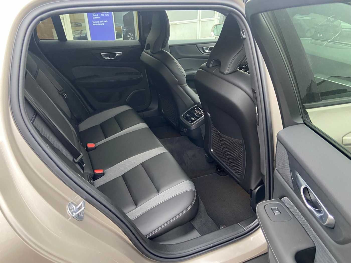 Volvo V60 CC B4 AWD Ultimate,Pano360°20''STH,HUD,SpSit foto 13