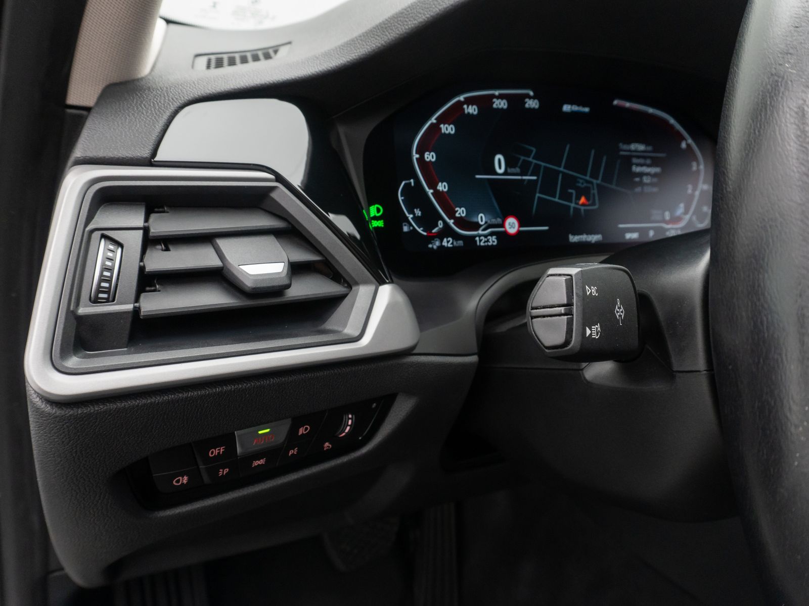 Fahrzeugabbildung BMW 320e  DAB CockPitPro Alarm Geschwindigkeitsreg