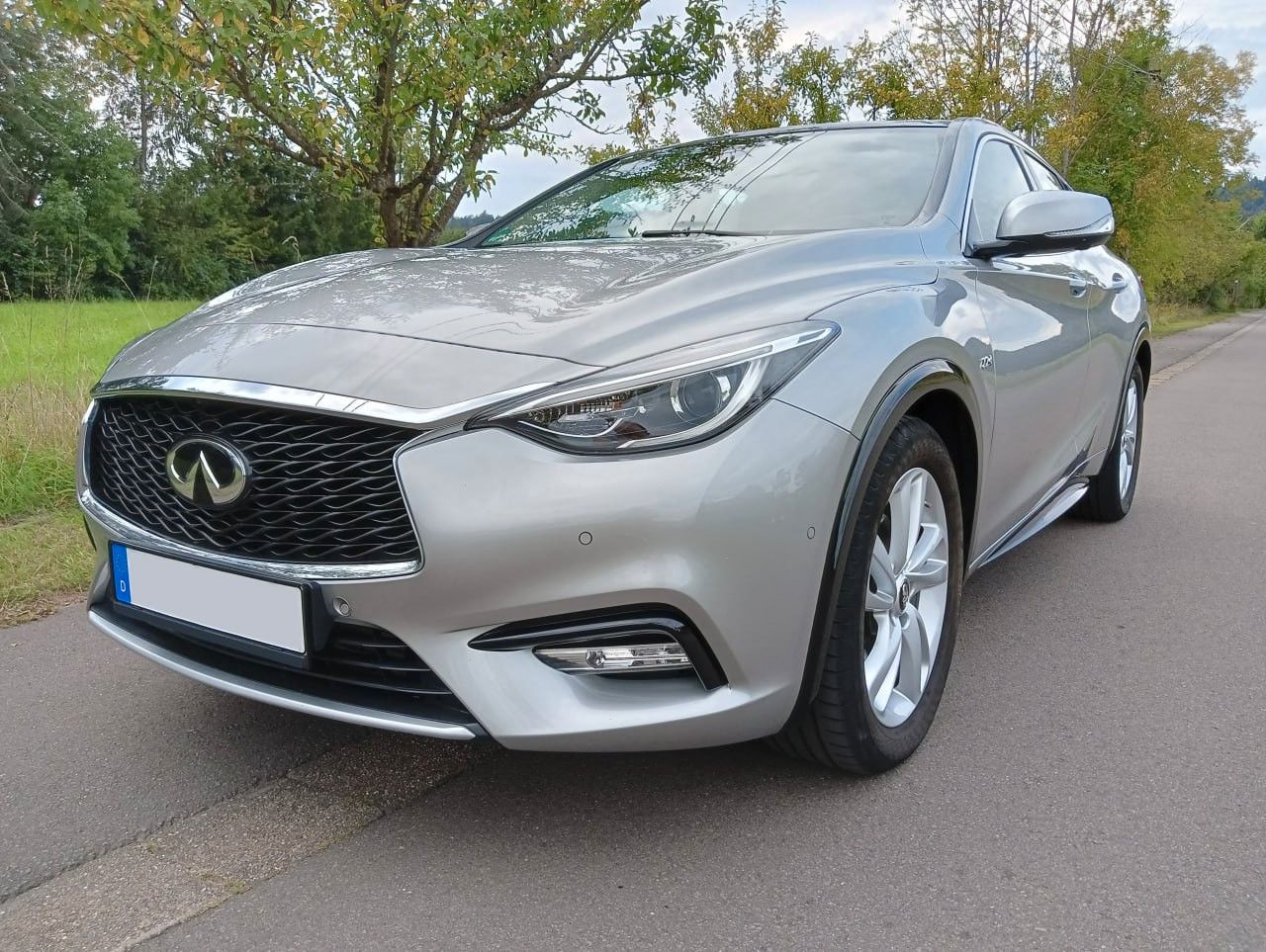 INFINITI Q30