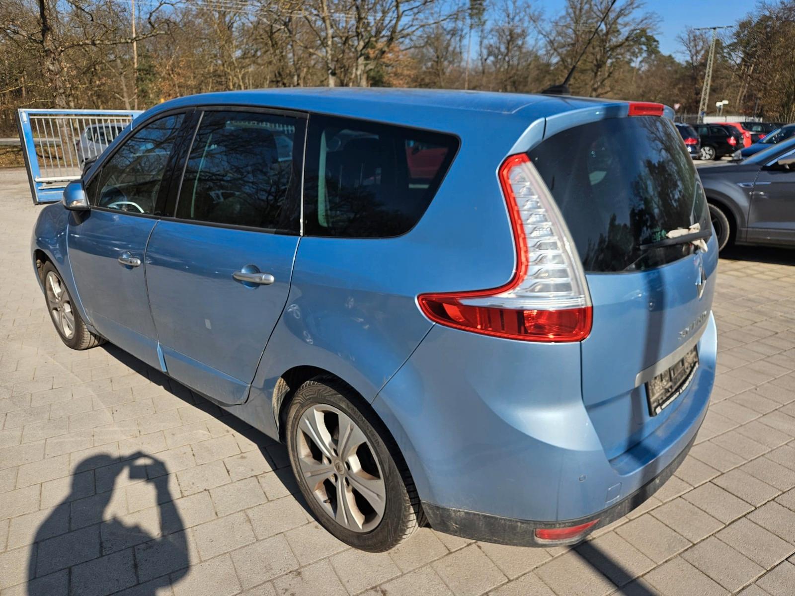 Renault Scenic 2010 — фото 6