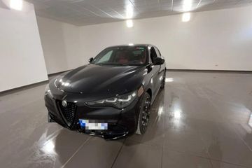 Alfa-Romeo Stelvio - 1