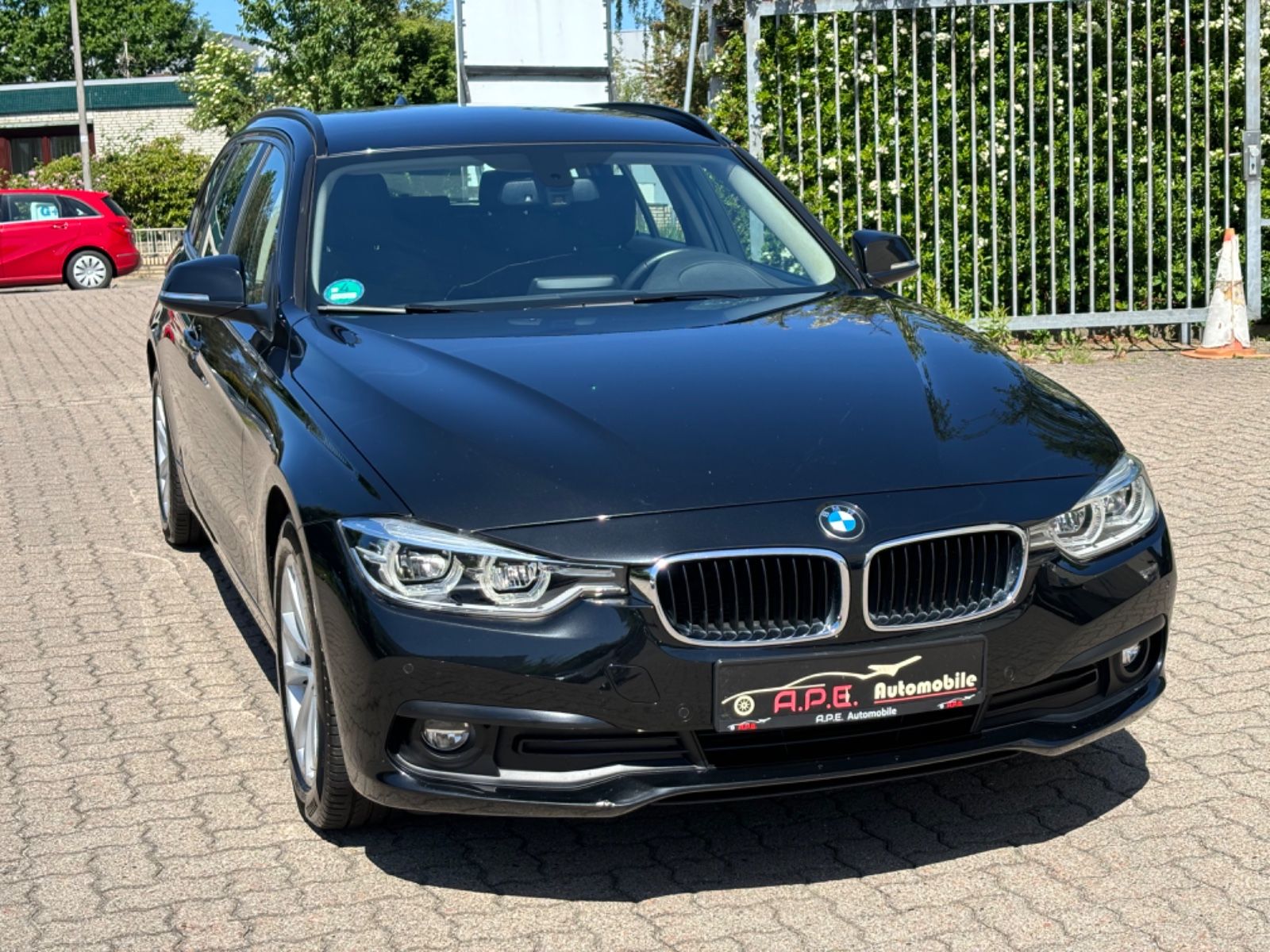 BMW BMW 318 d Touring Led Leder Navi TÜV NEU
